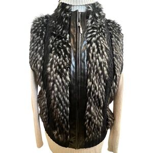 Peter Nygard Faux Fur Vest Black White Zip SZ L Cable Knit on back Stretch